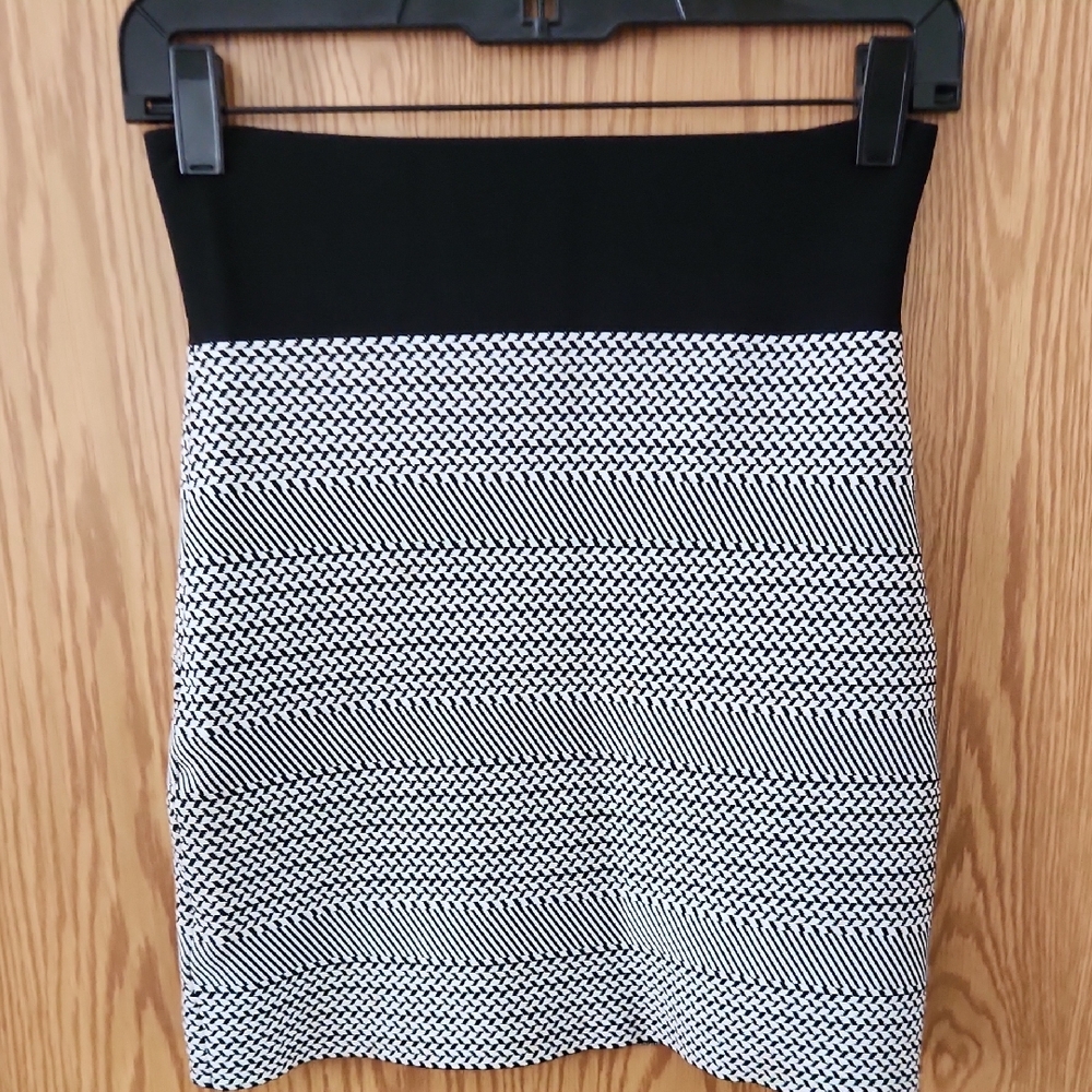 Black and White Patterned Women's Skirt -BCBGMaxAzria